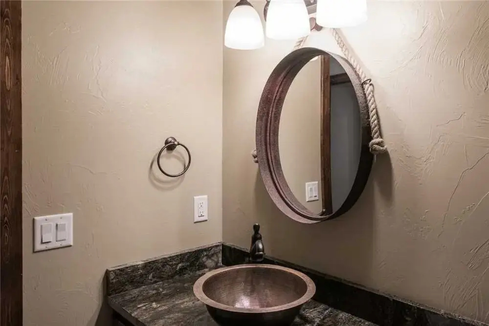 Abbey Lodge - Nine Bedroom Cabin with Hot Tub