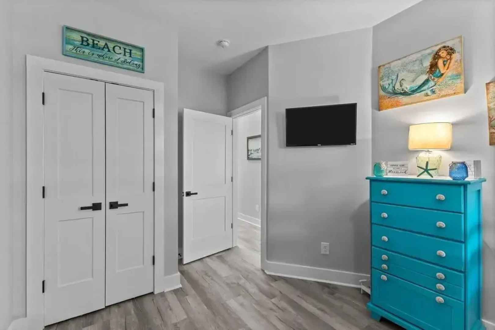 The Shackleford 2 Bedroom Condo by RedAwning