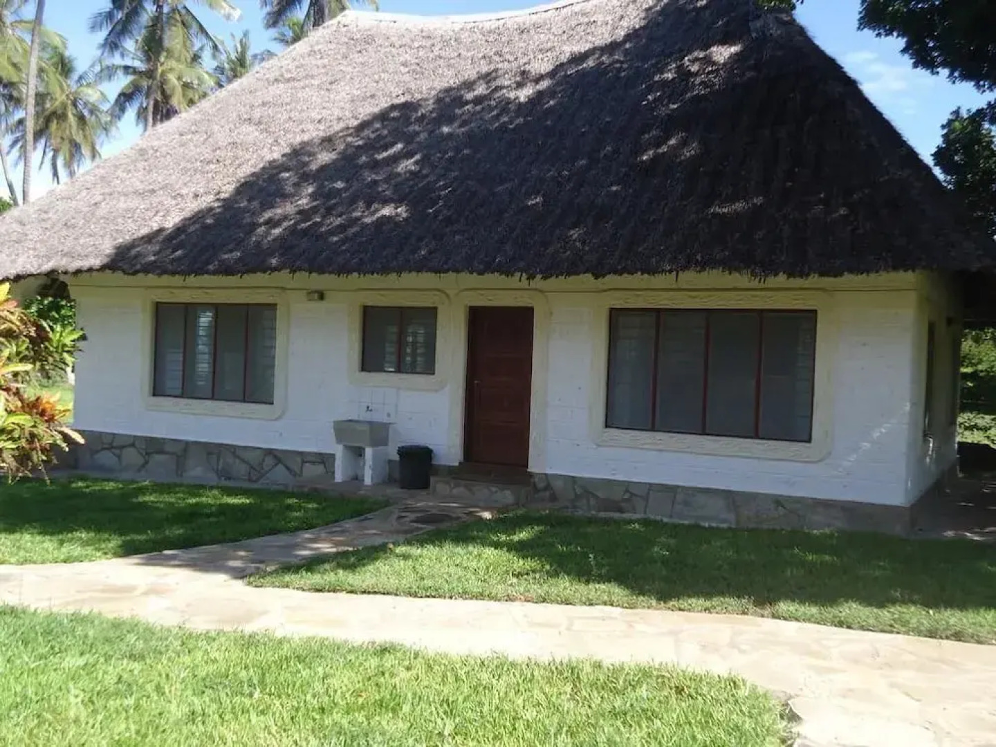 Simba + Oryx Beach Cottages