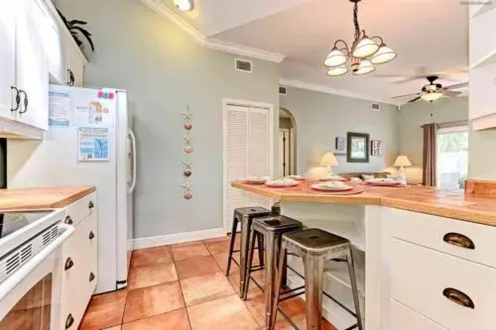 Palm Isle 3201 by RedAwning