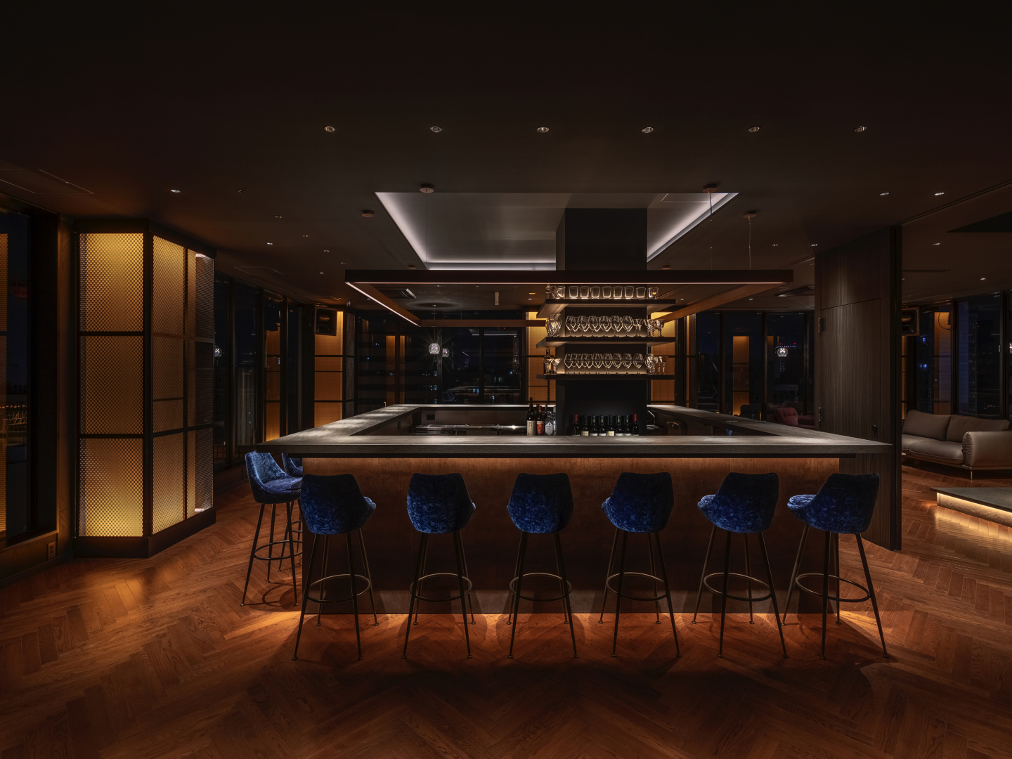 The Lively Osaka Honmachi