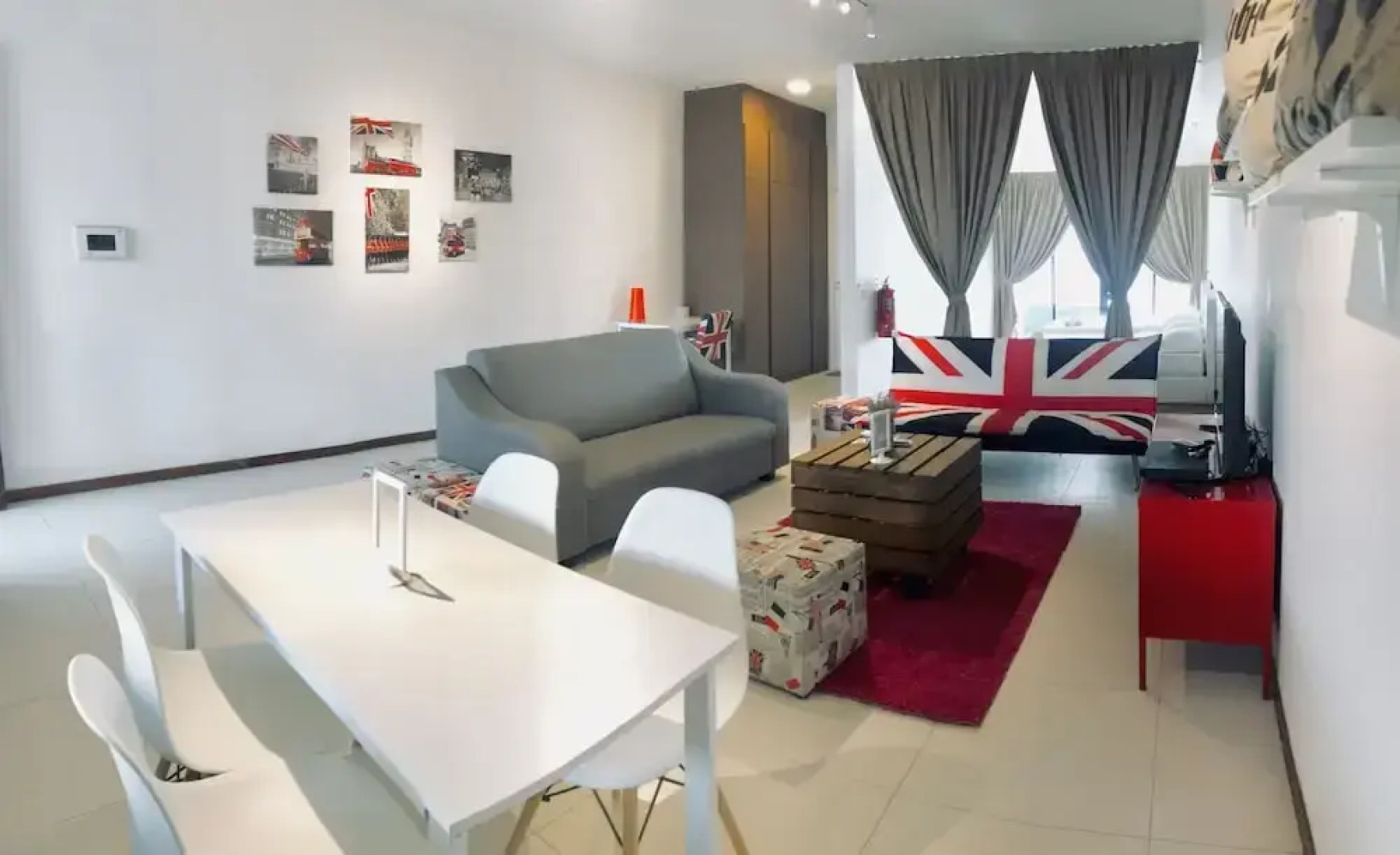 Romantic Mansion at The Landmark