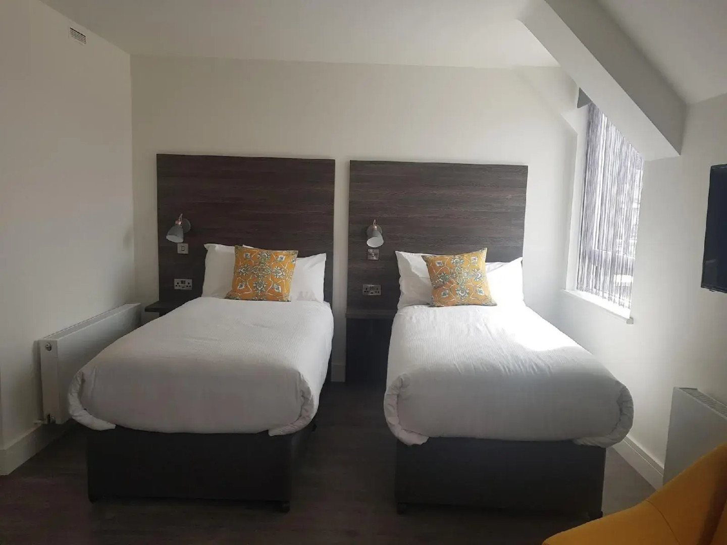 Base Accommodation Dingle