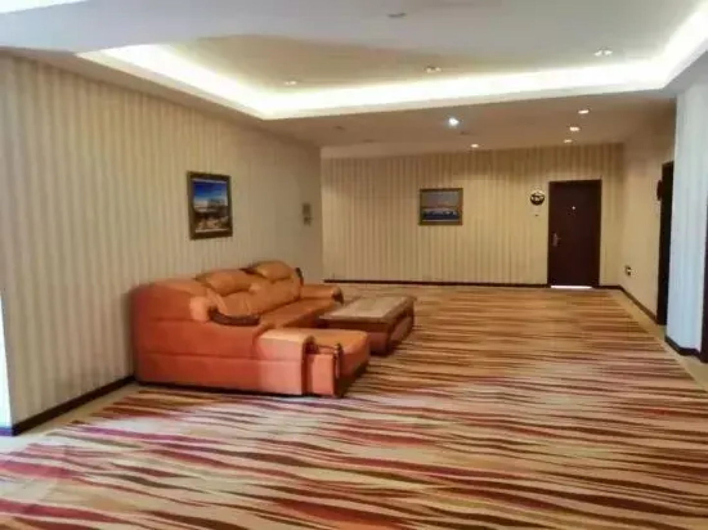 Zhenglanqi Chahar Business Hotel