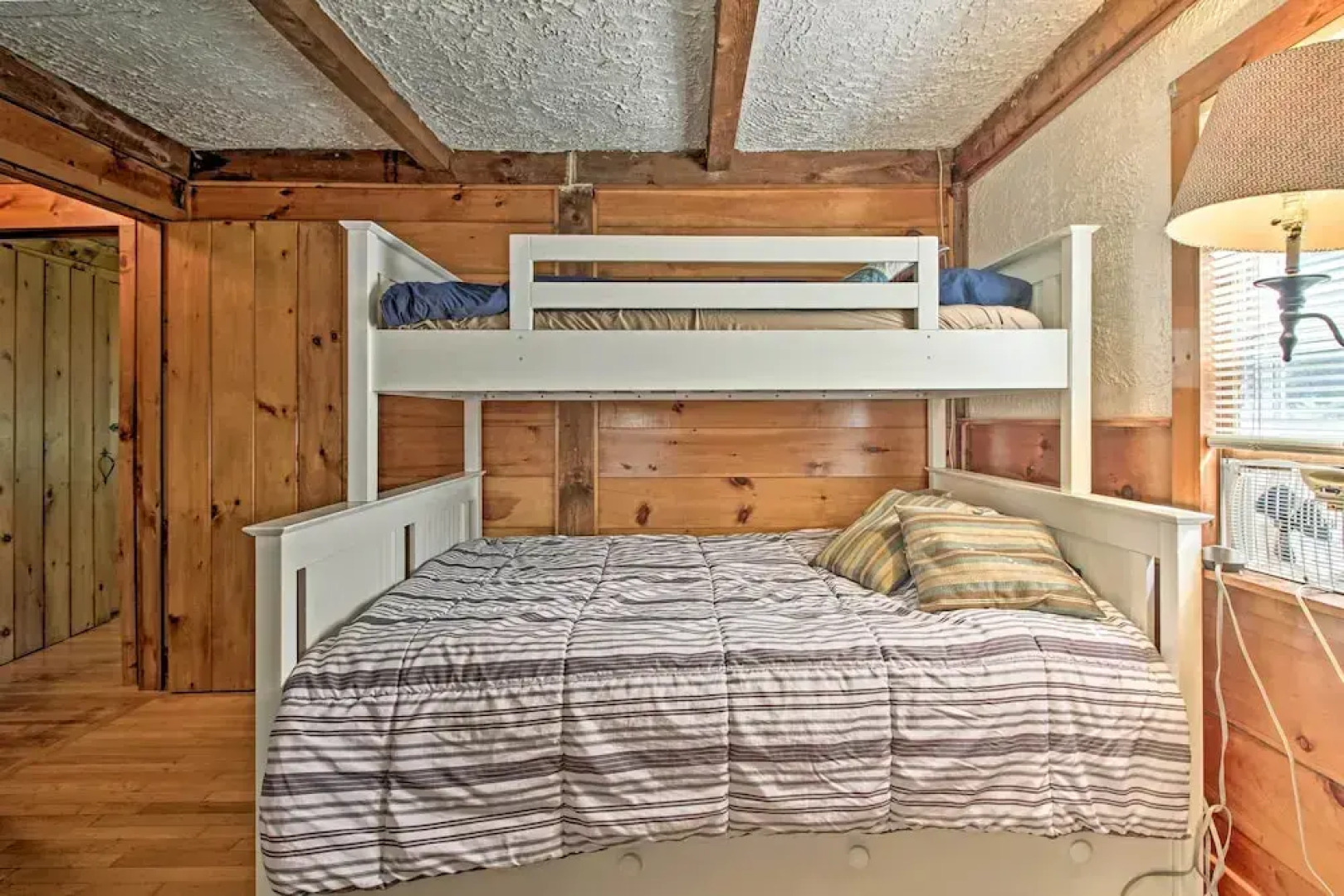 Rustic Bradford Cottage - 14 Miles to Sunapee Mtn!