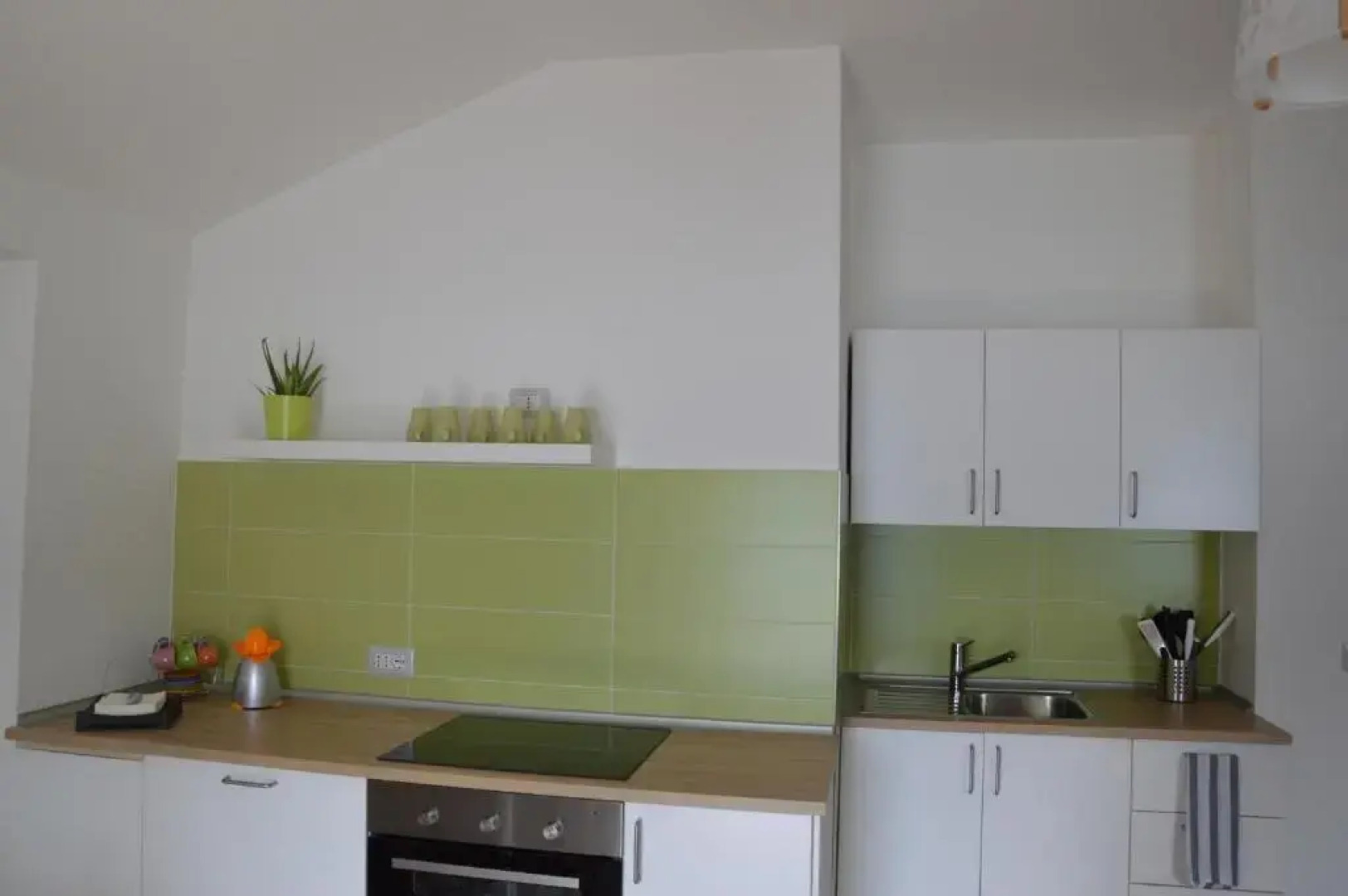 Lierna Beach Apartments