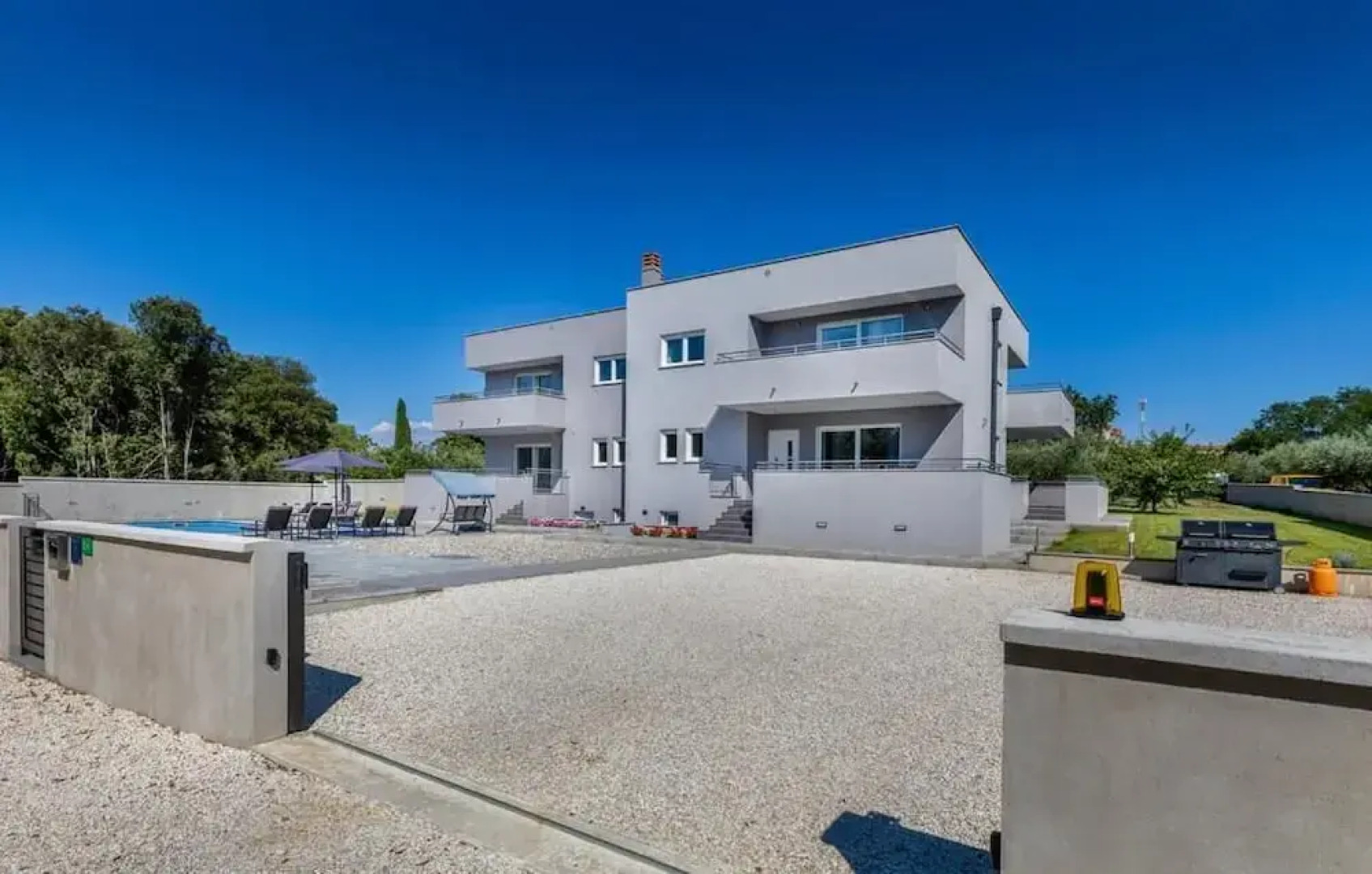 Villa D Pula 3-bedrooms Luxury Accomodation