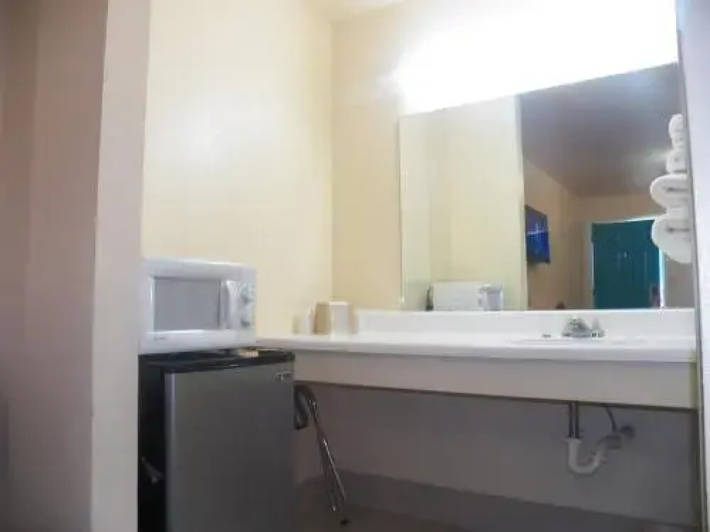 Sleepy Traveler Motel