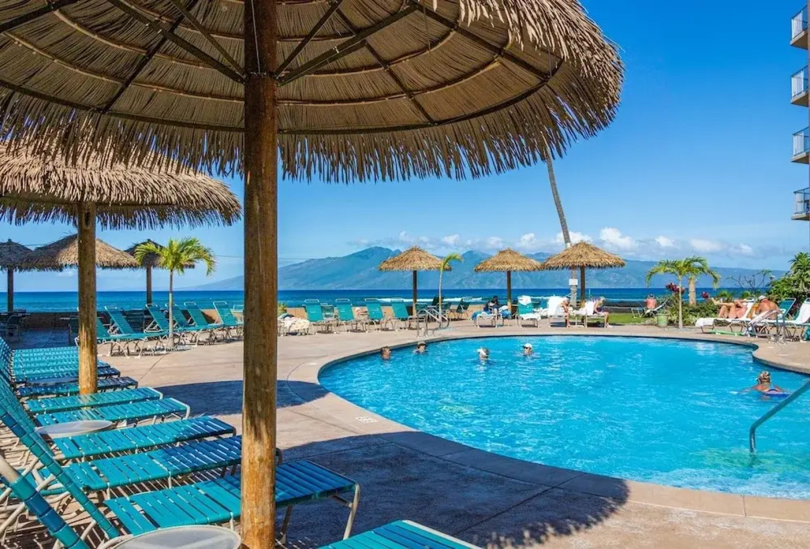 Royal Kahana 702 Studio Bedroom Condo by RedAwning