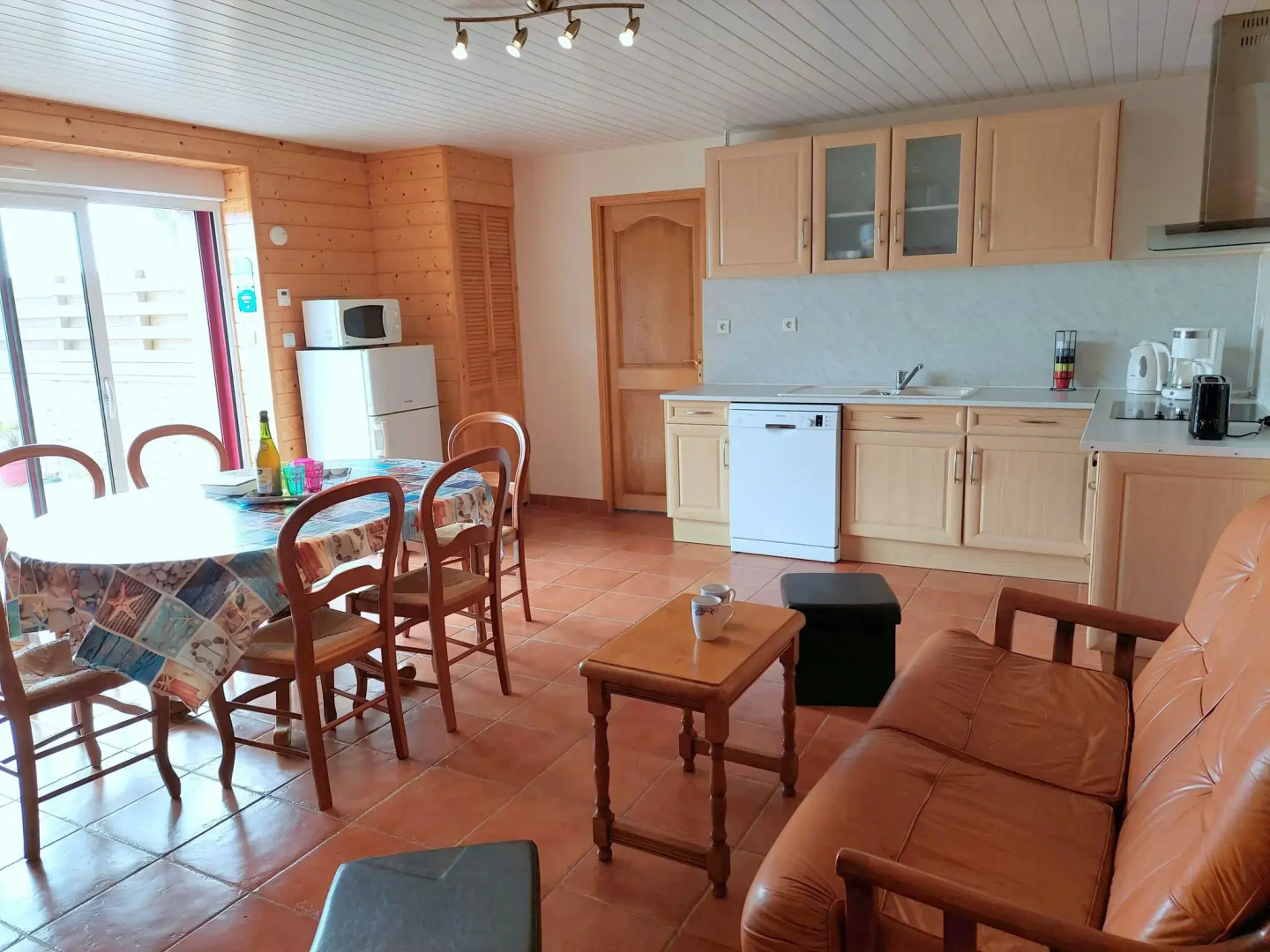 Semi-detached house with sea views, Cléder