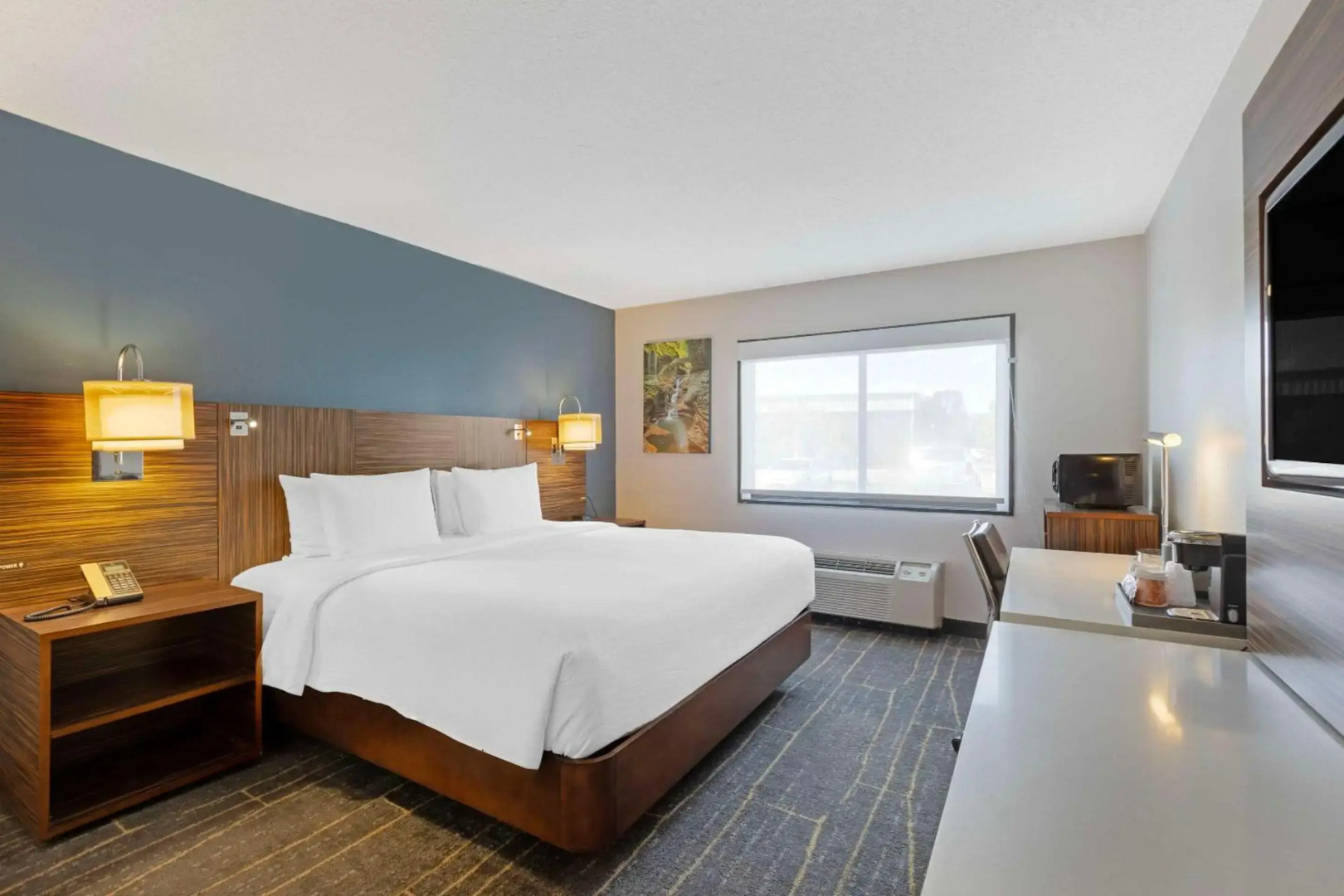 The Lux Hotel & Conference Center, an Ascend Collection Hotel