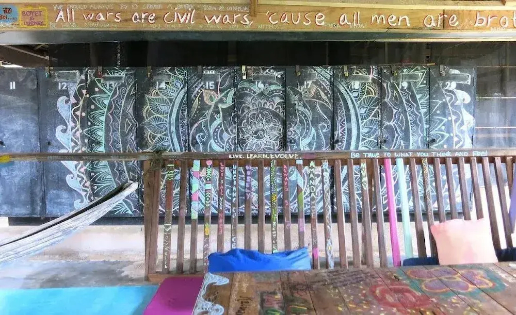 Paglaom Hostel - Adults Only