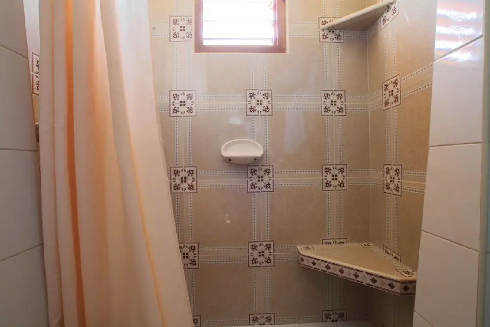 Hostal Zaira Kenia y Jorge Luis