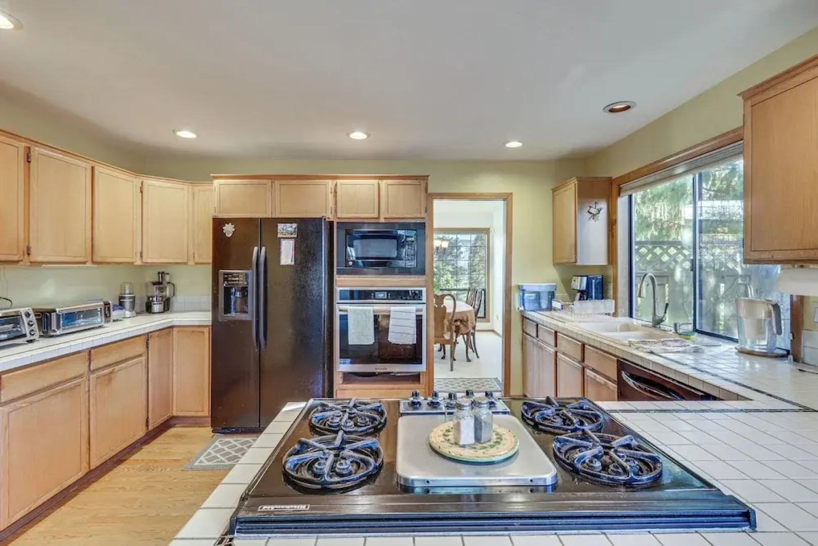 Lovely Portland Home ~ 10 Mi to Downtown!