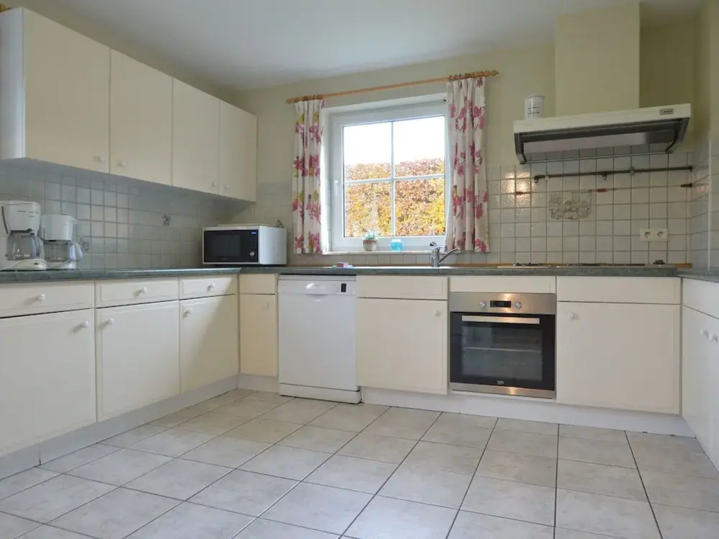 Modern Holiday Home in Robertville with Garden