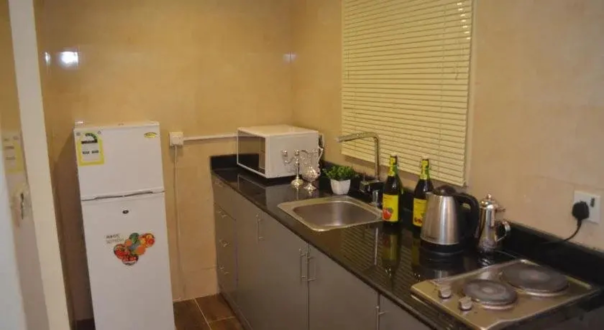 Grand Plaza Hotel Suites