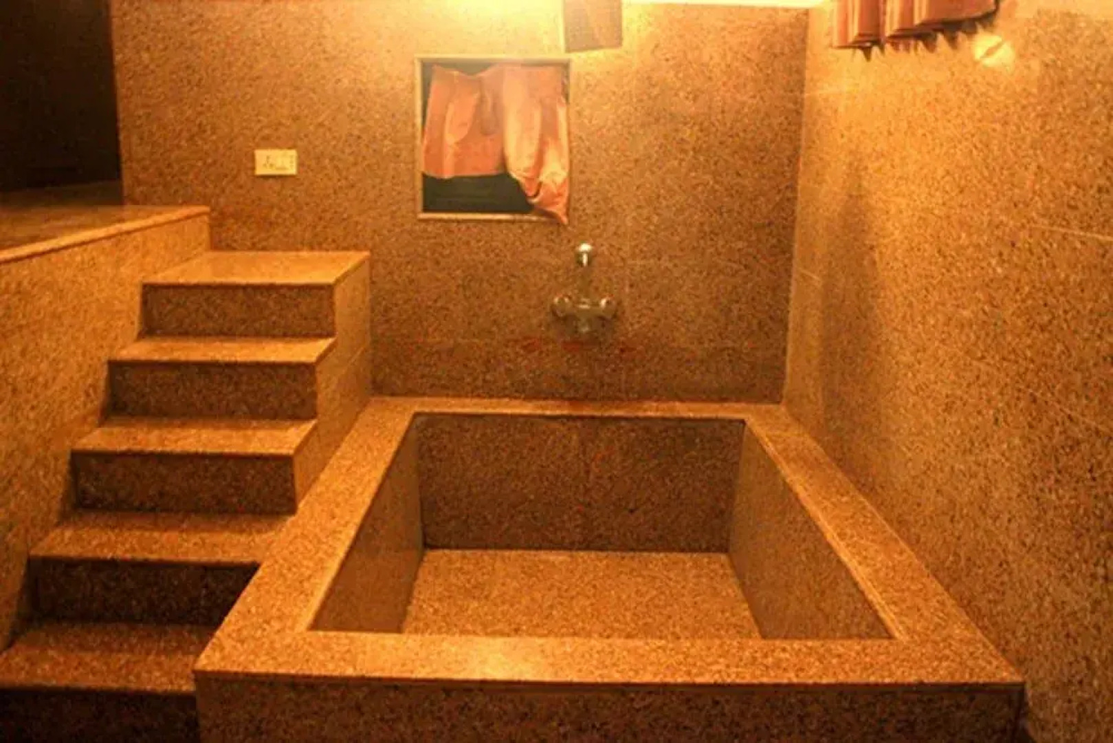 LSQ Luxuria (Nagaon)