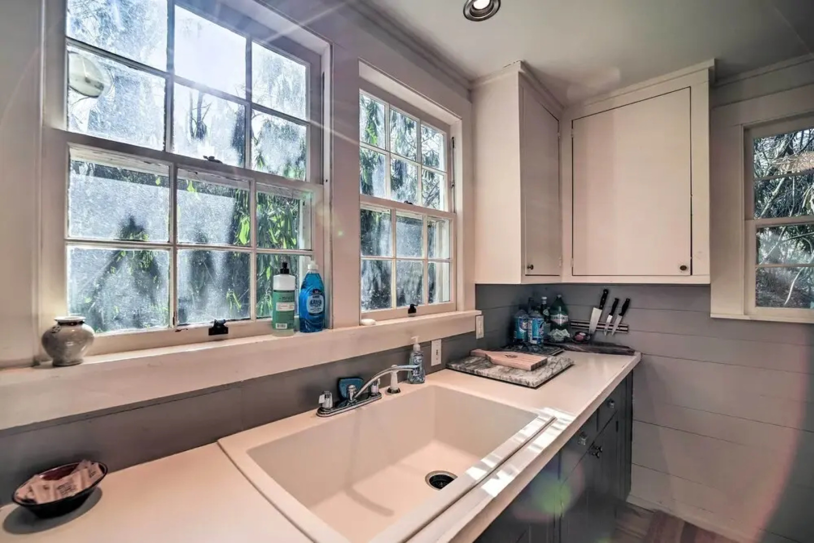 Mirror Lake Cabin ~ 1 Mi to Dtwn Highlands!