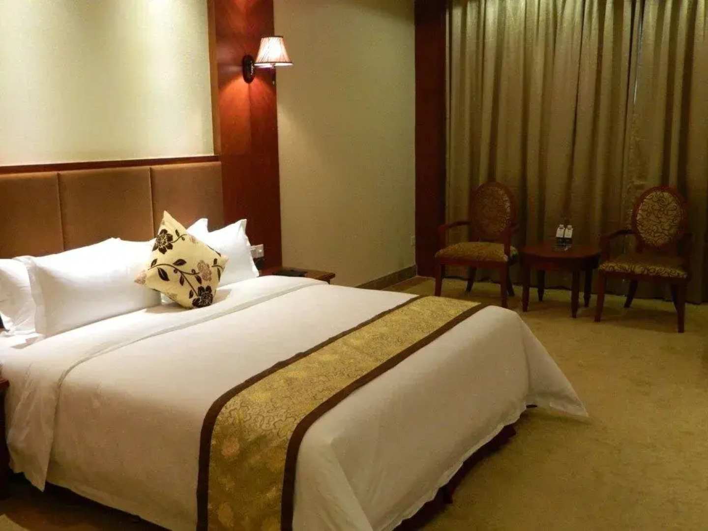 Zhaona International Hotel