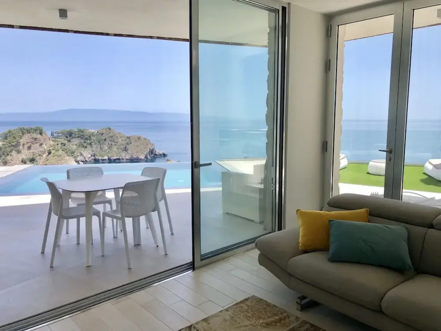 Isola Bella Infinity Suites