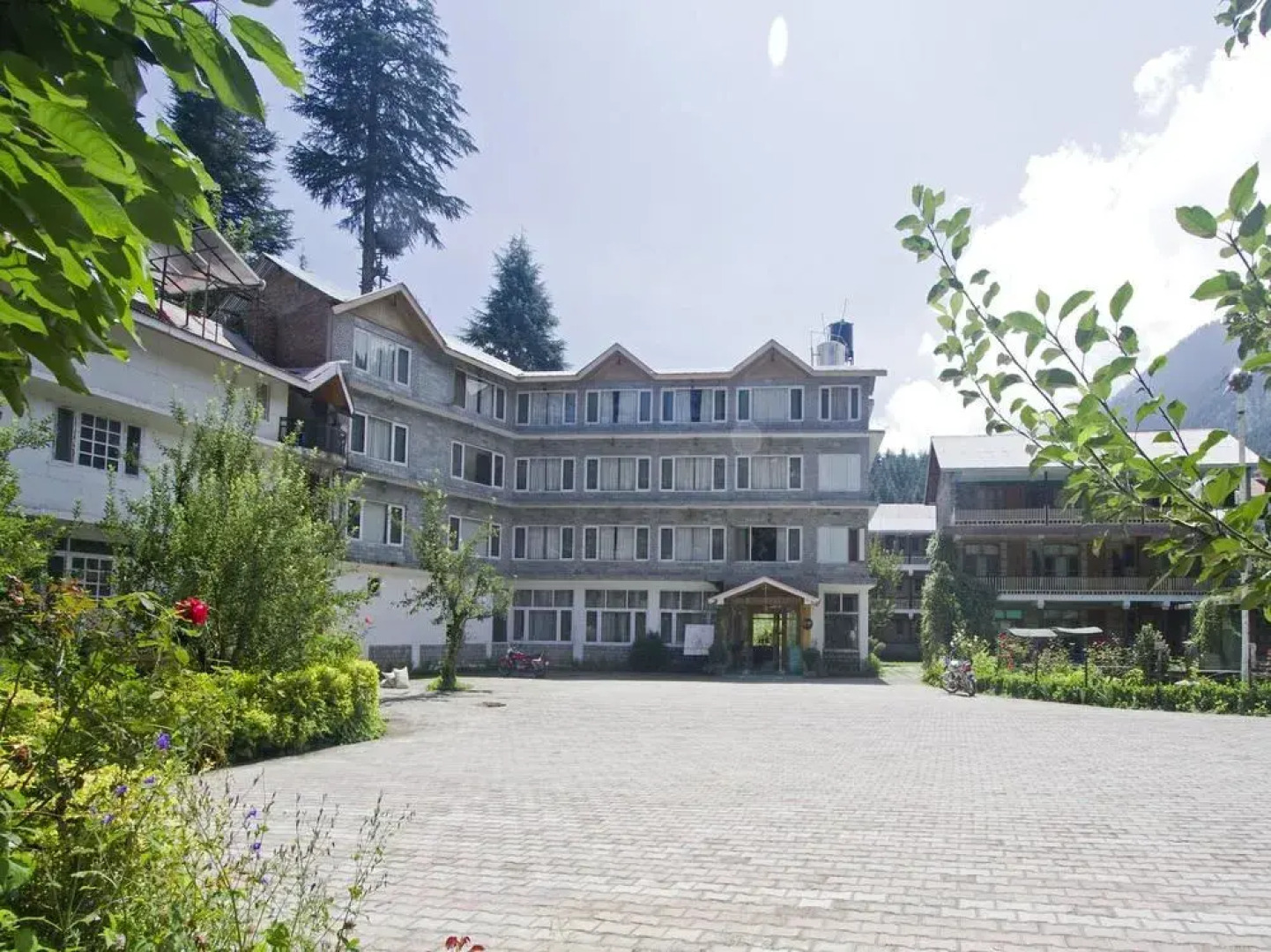 OYO 1537 Hotel Highland