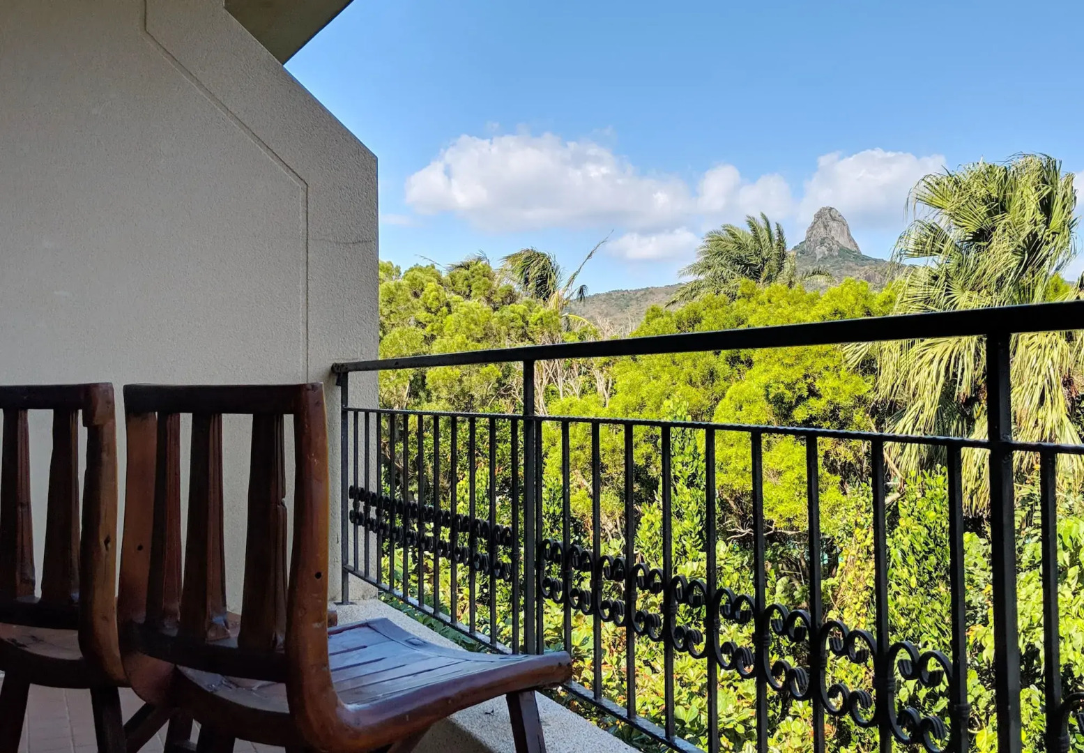 Howard Kenting Wonder House