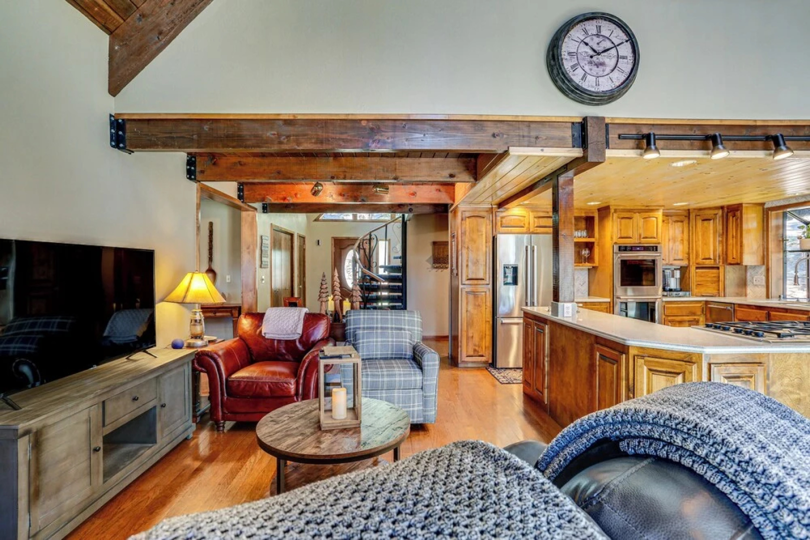 Spacious Retreat w/ Backyard: 1 Mi to Lake Almanor