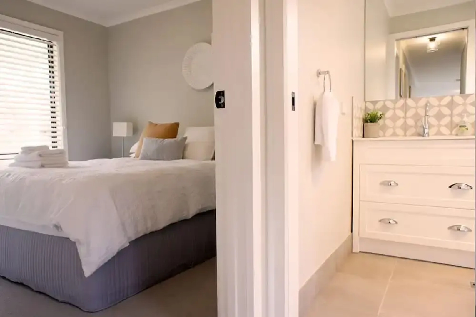 Charlottes Honor - River & Golf Cottage