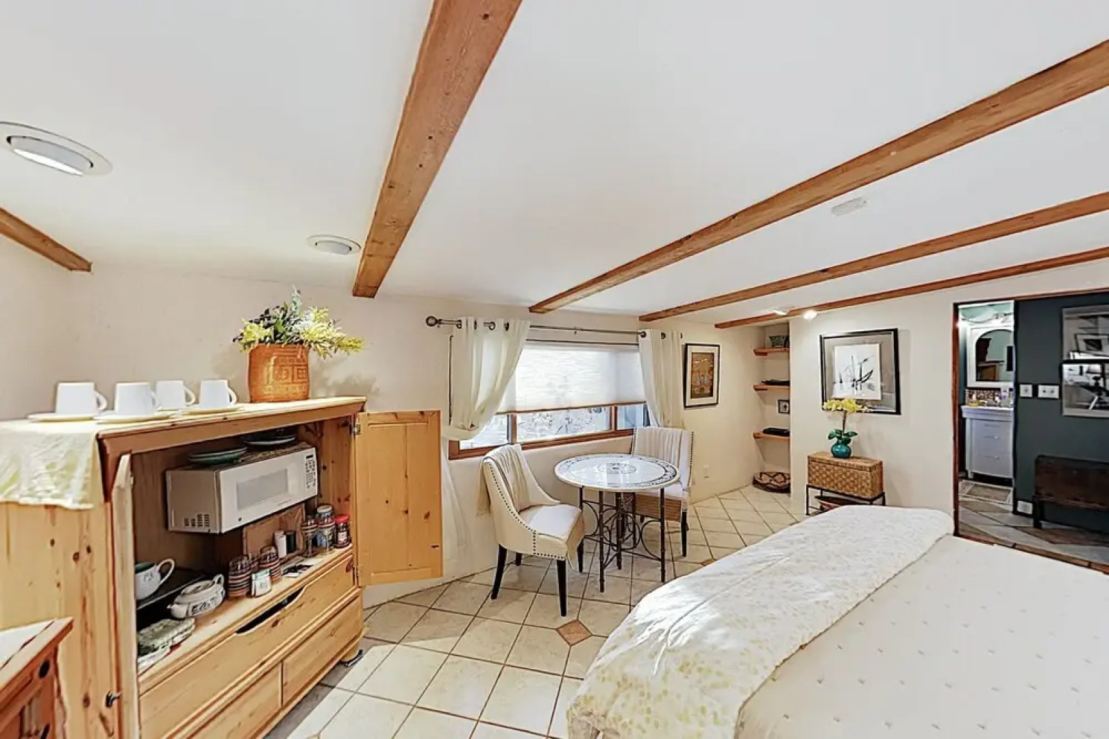 Chic Waterfall Suite At Lumina Gardens W/ Hot Tub Studio Bedroom Cottage