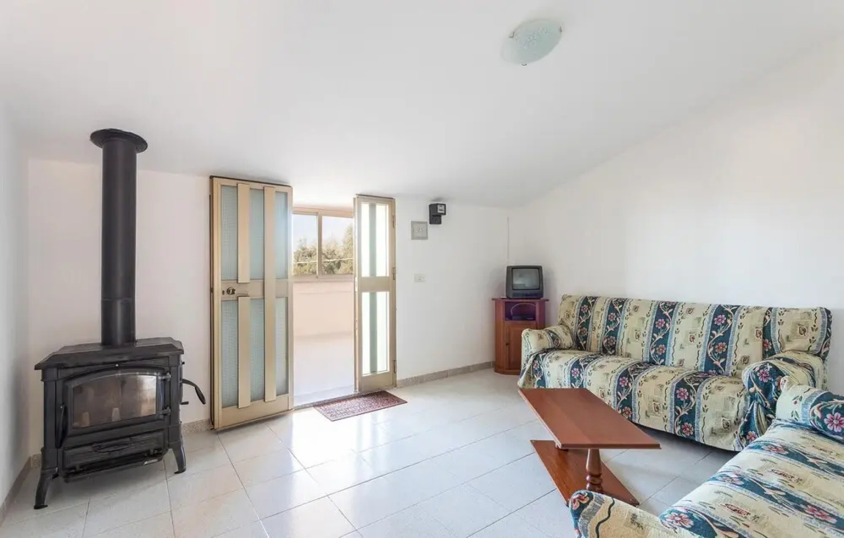 Nice Apartment in Cuglieri With 2 Bedrooms