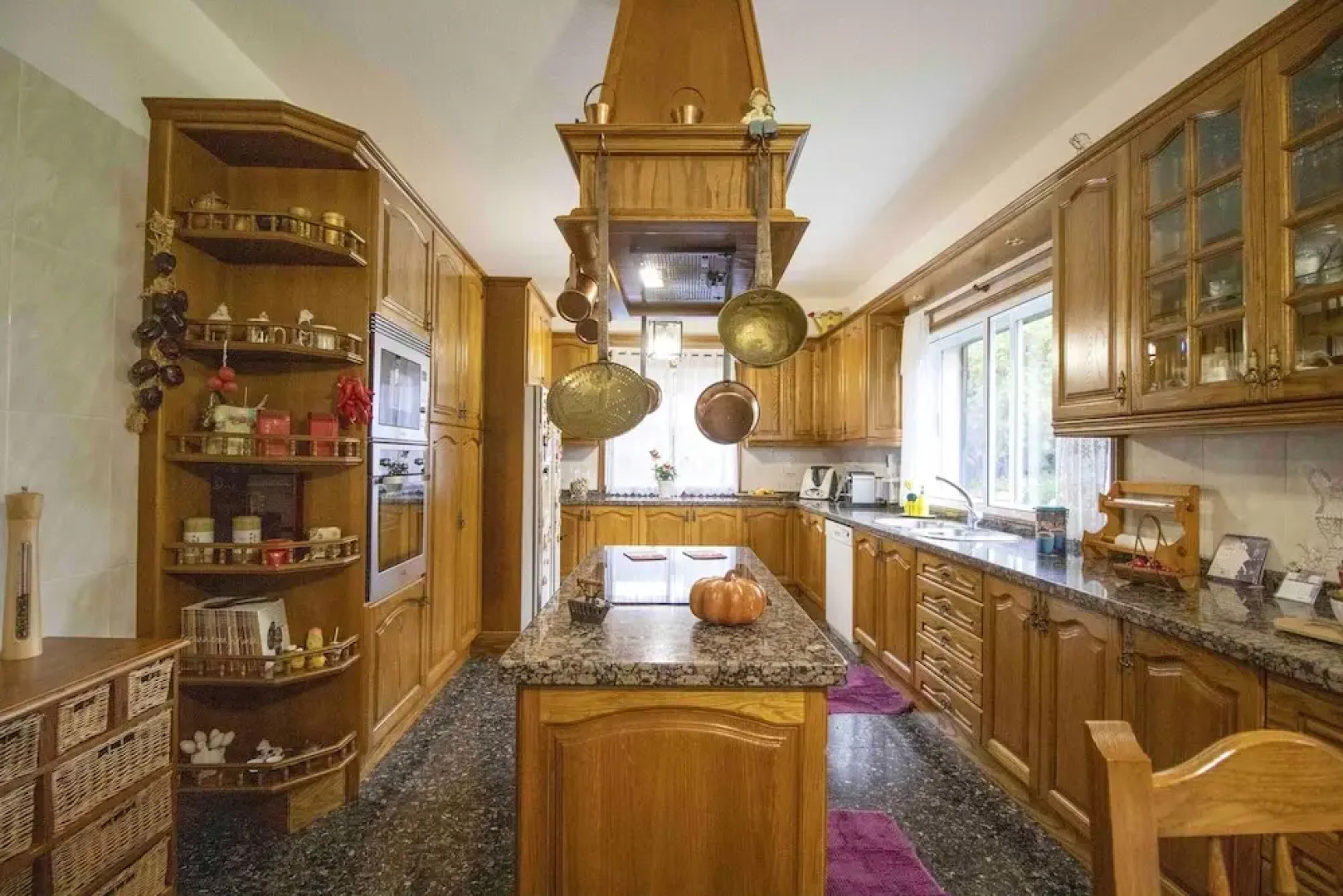 Villa With 5 Bedrooms In La Esperanza With Indoor Pool Enclosed Garden And Wifi