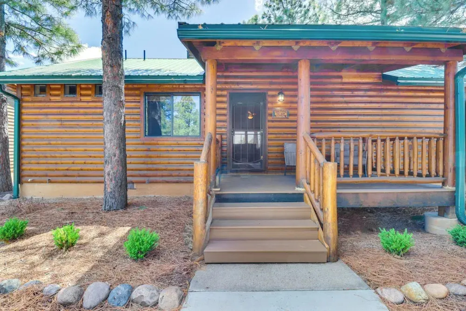 Near Lakes & Trails: Pet-friendly Cabin in Arizona