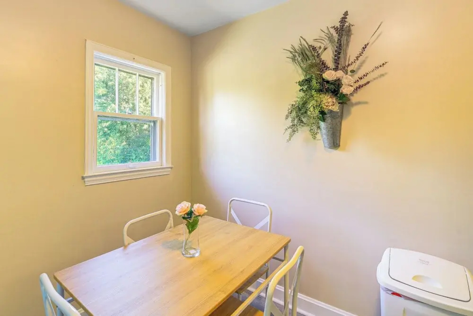 Walk to Main Street! Home in Historic Jonesborough