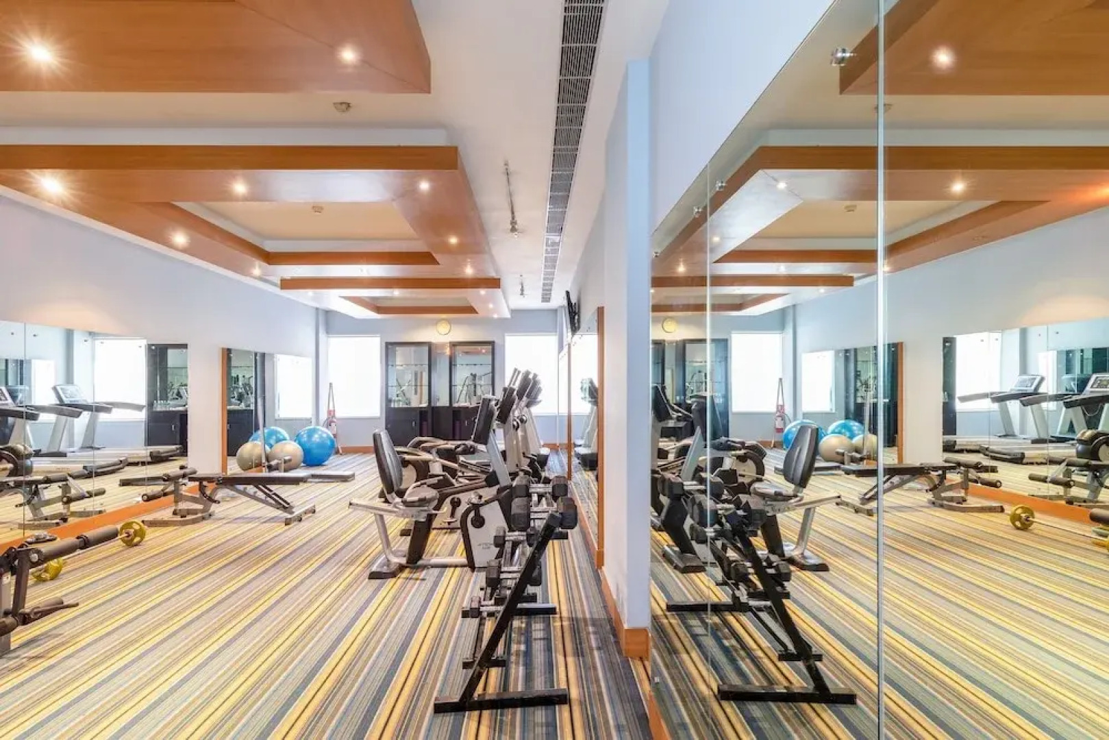 Sunday Hotel Chandigarh Zirakpur