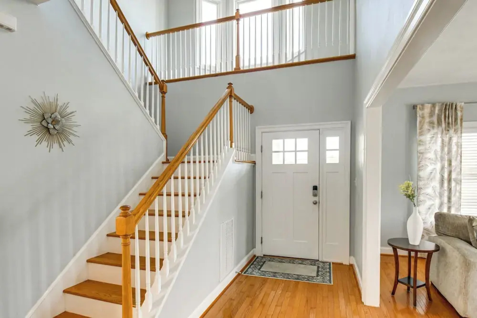 Inviting Norfolk Family Retreat: 1 Block to Beach!