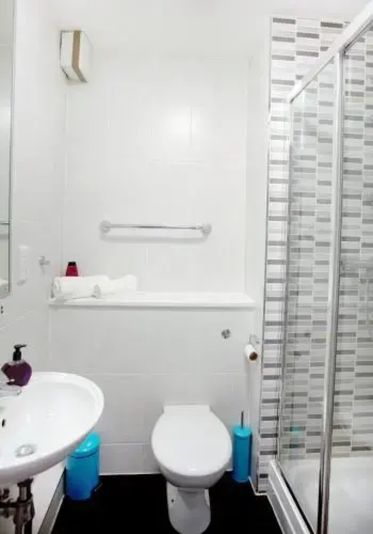 Peace Apartments - Hatbox