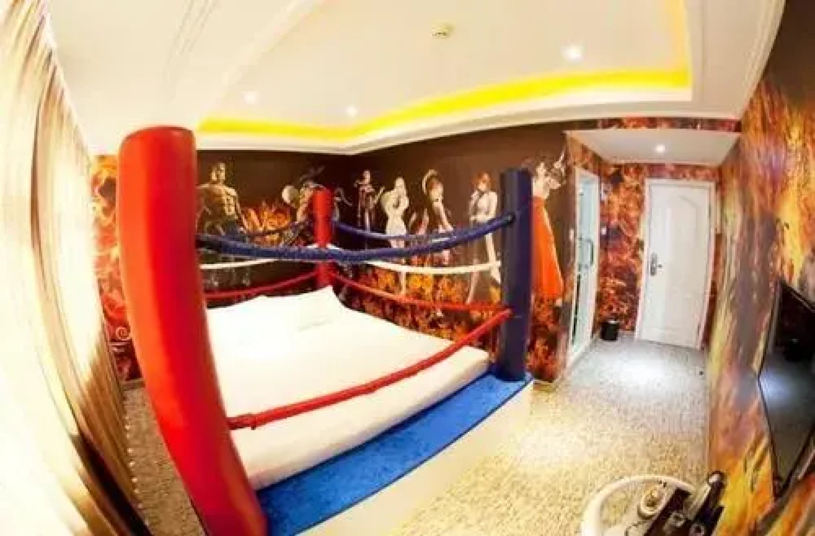 Yepu Night Theme Hotel