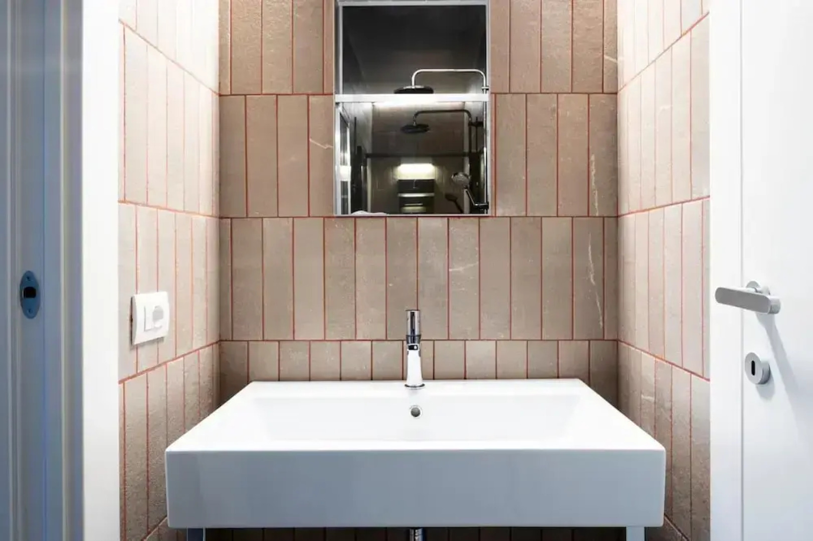 Alkamuri Posh Hotel Spa - 102 Suite Deluxe