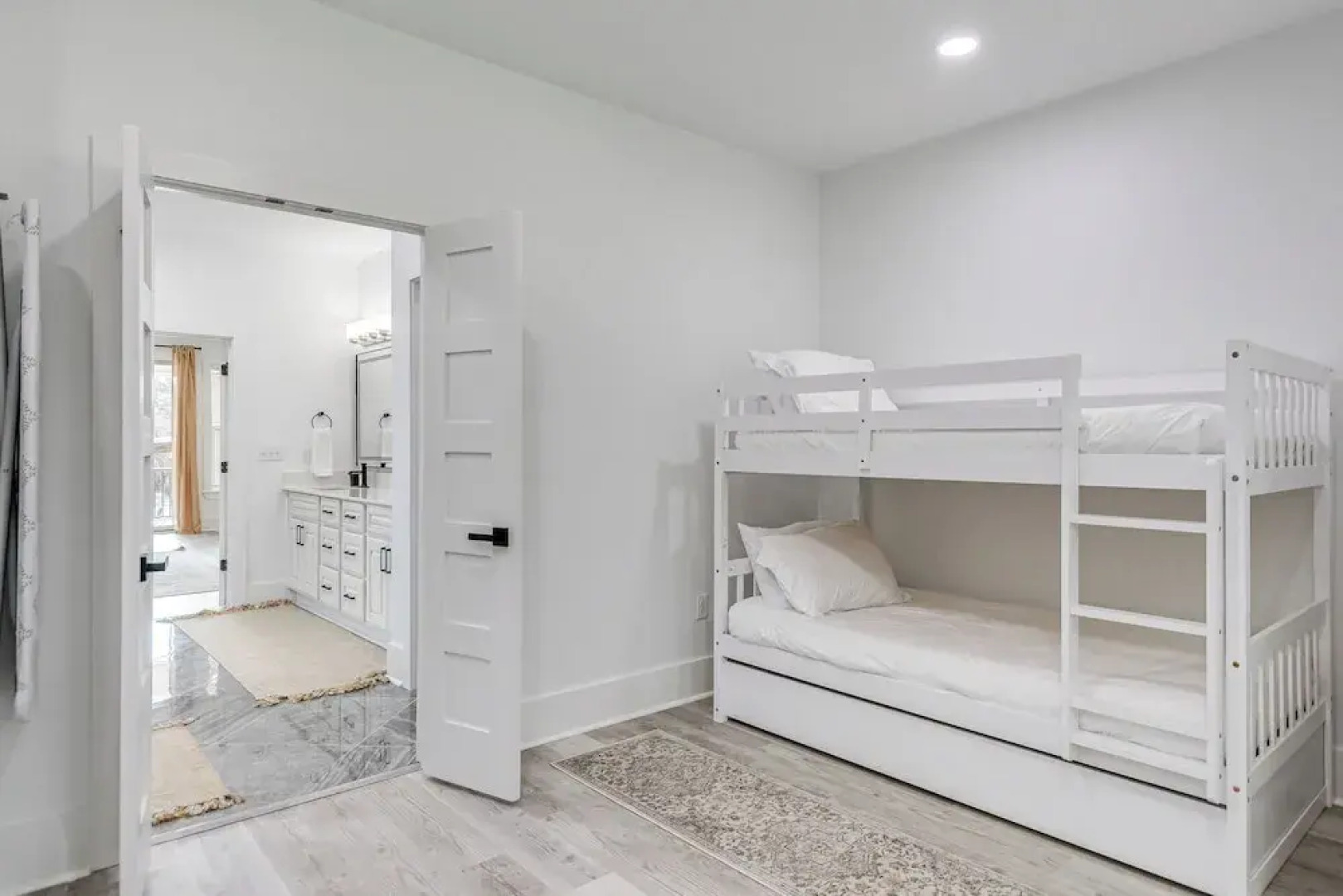 Waterfront Retreat w/ Outdoor Oasis in Pensacola