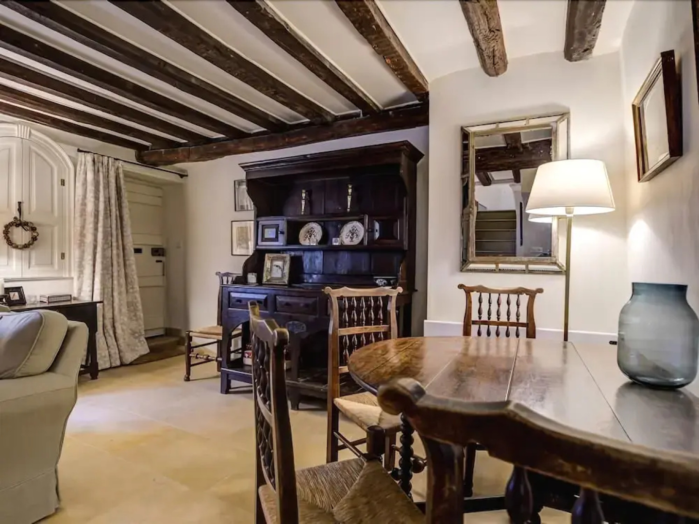 2 Lawrence Lane, BURFORD