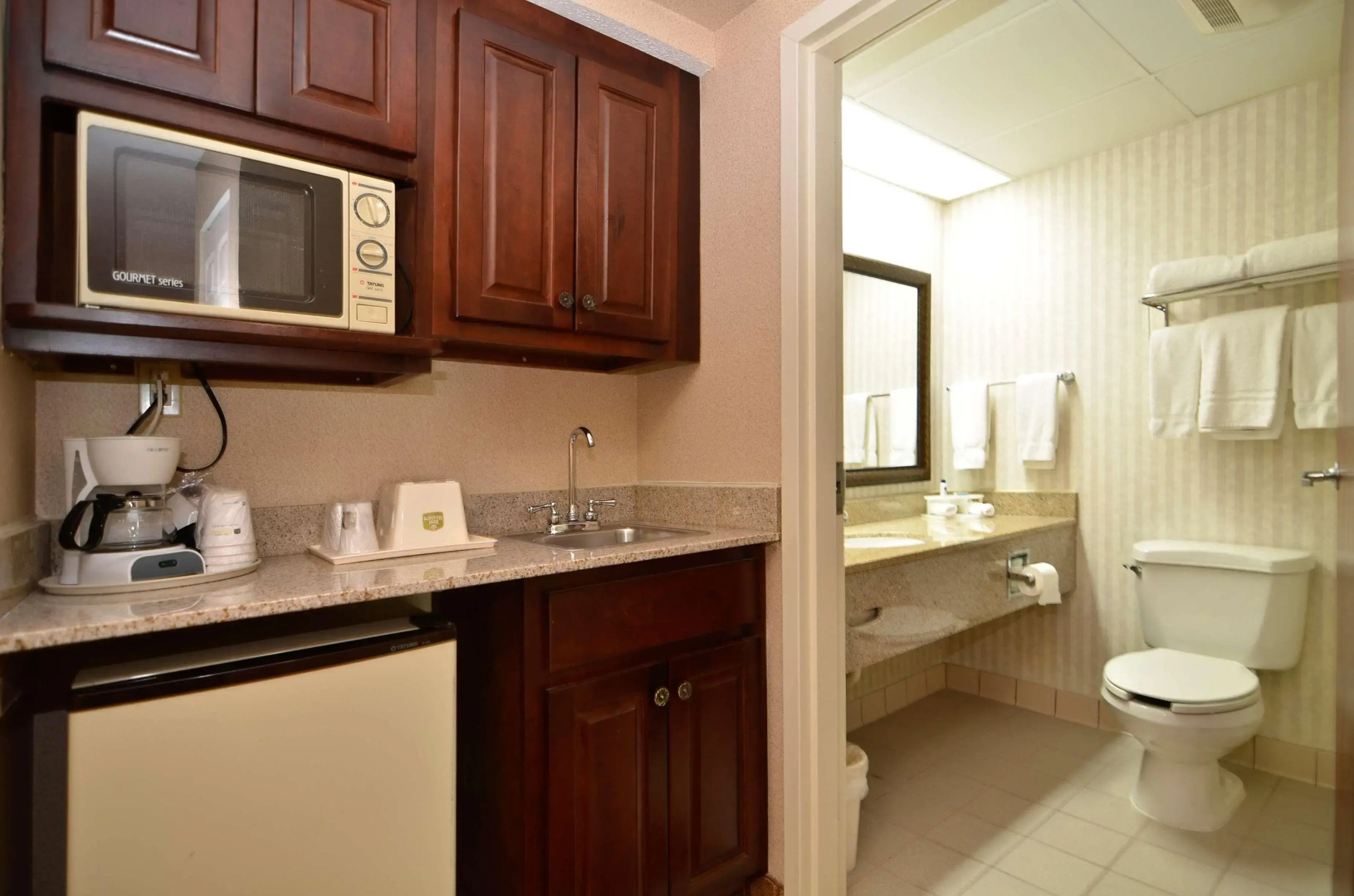 Best Western Hiram Inn & Suites