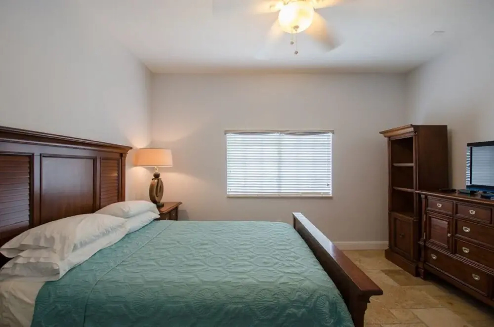 Vistalmar Two Bedroom Deluxe Apartment