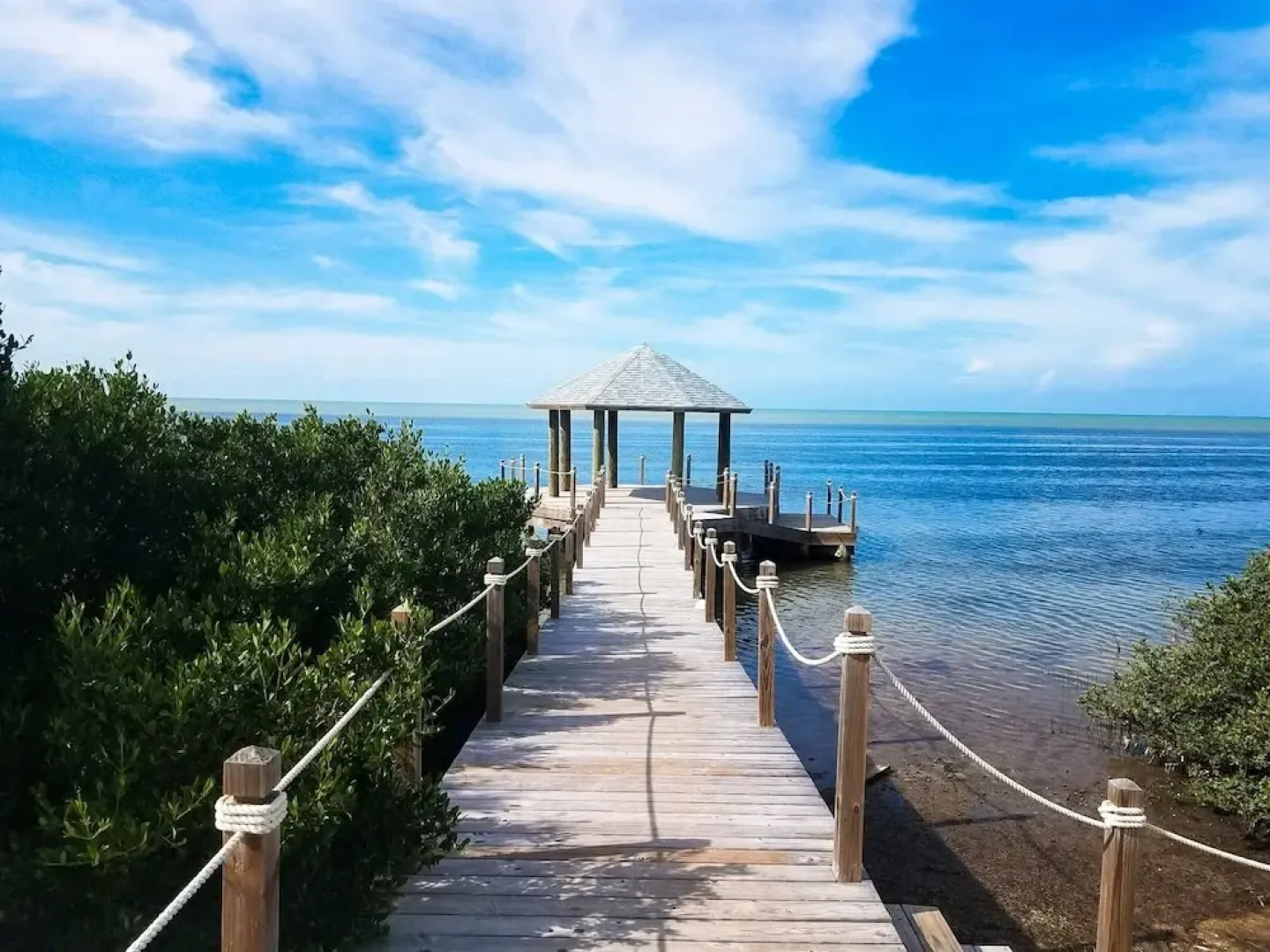 Stylish Las Joyas W/ Pool, Pier & Palapa 2 Bedroom Home