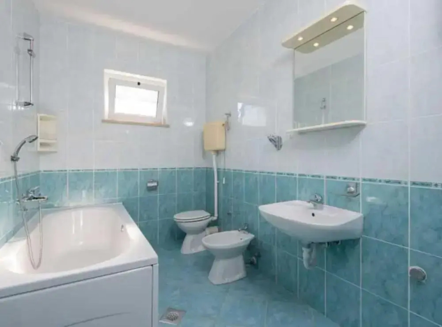 Spacious and Cozy Seafront Apartments