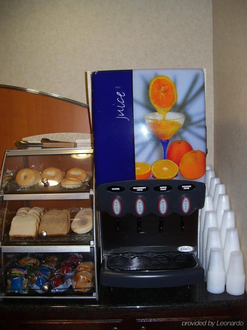 Holiday Inn Express and Suites Stevens Point by IHG