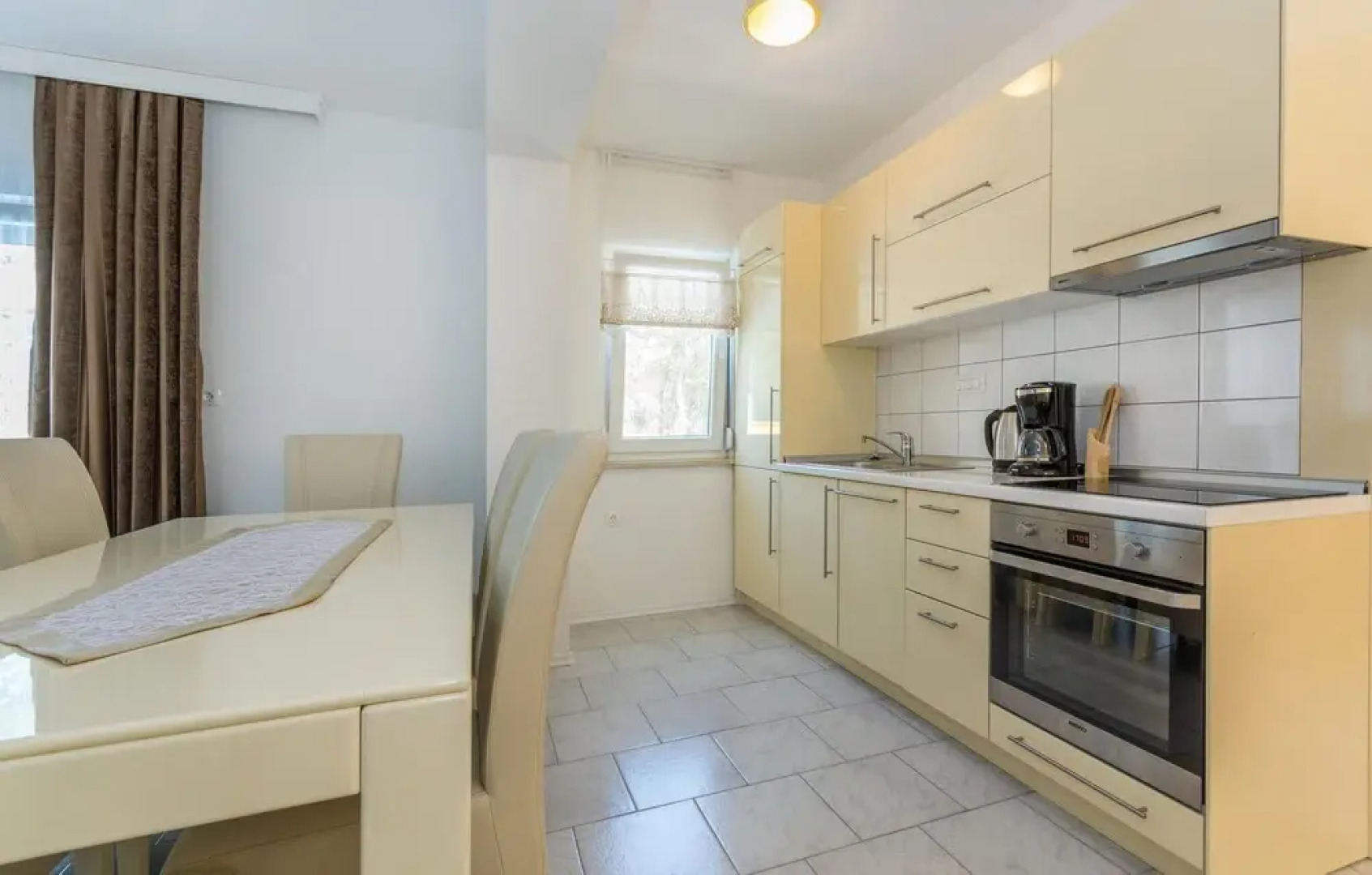 Beautiful Home in Perci With Wifi and 4 Bedrooms