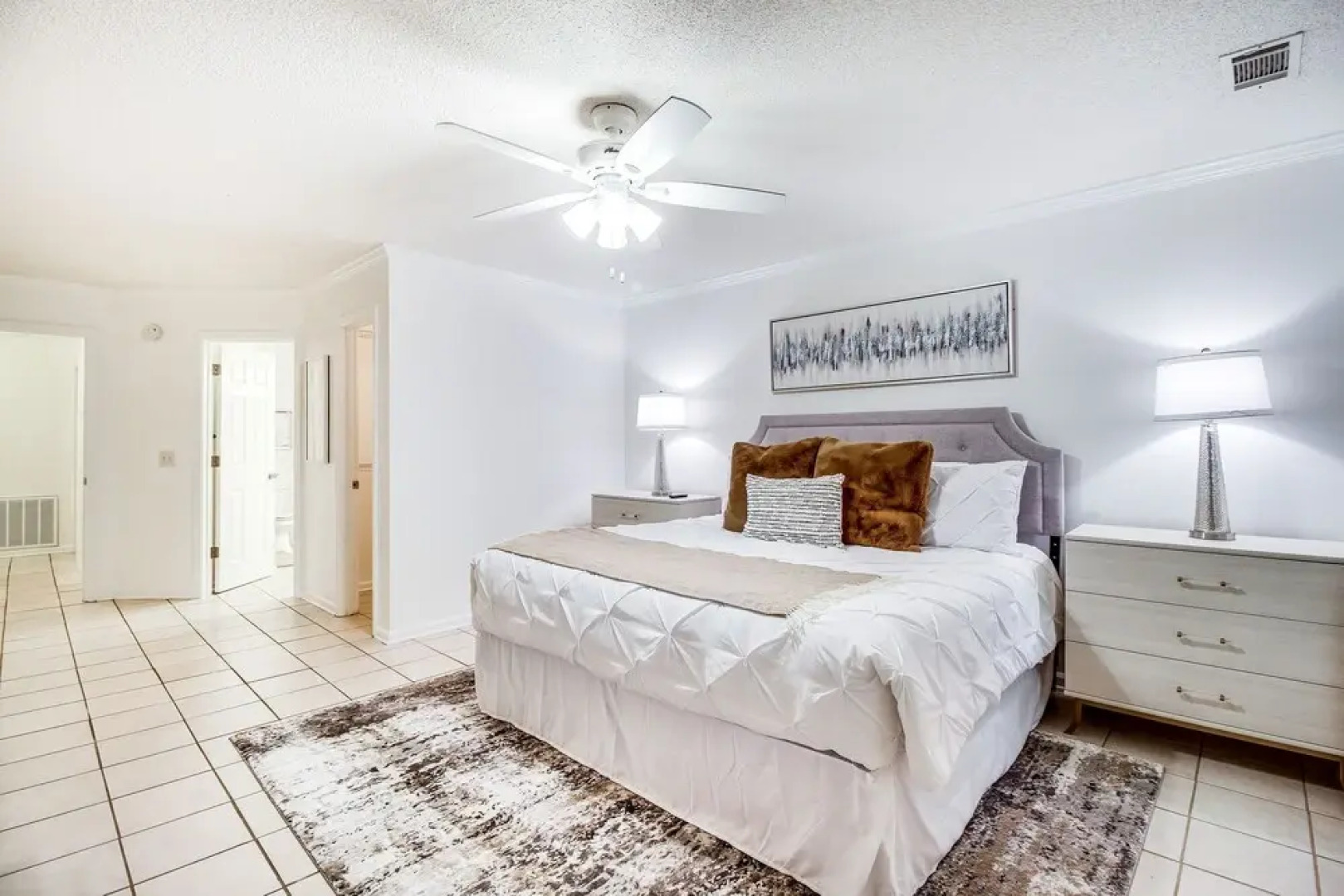 Charming Savannah Vacation Rental w/ Game Room!