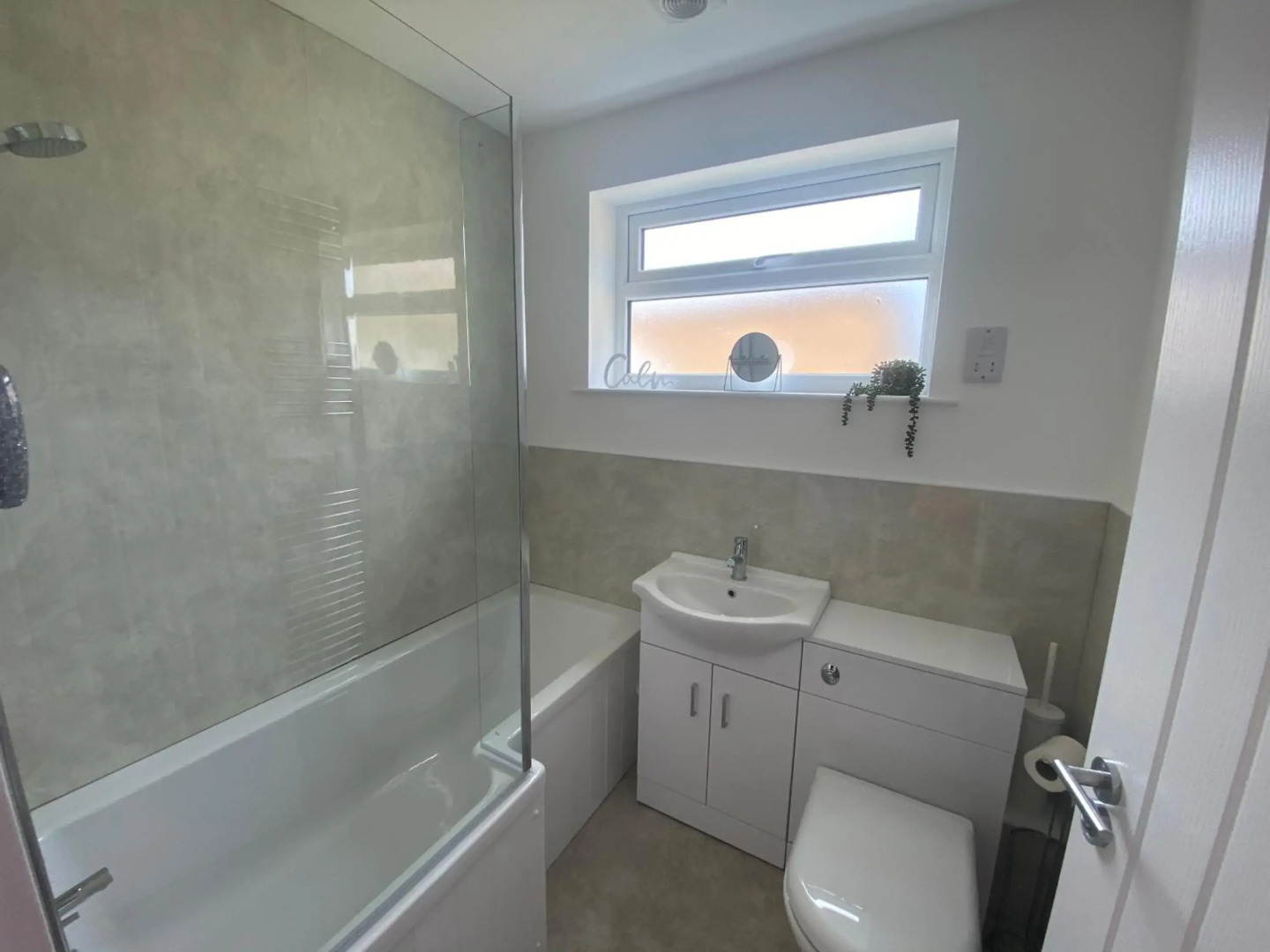 Bay - Brambles Chine, Colwell Bay - 5 star WiFi - Short walk to The Hut and beach - 1 night stays available