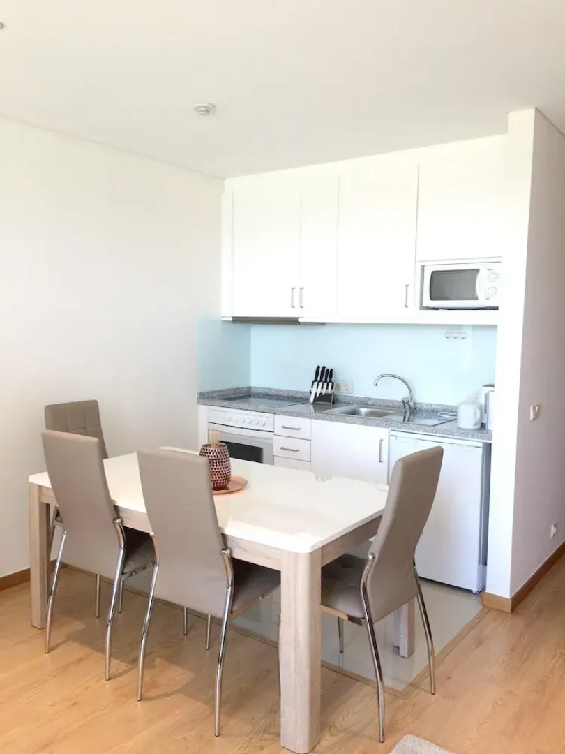 Studio in Esposende, With Wonderful Lake View, Pool Access, Enclosed G