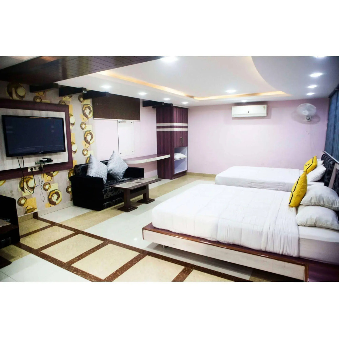 Vista Rooms At M.P Nagar